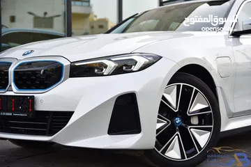  10 بي ام دبليو الفئة الثالثة i3 eDrive35L كهربائية بالكامل 2023 BMW i3 eDrive35L EV M Power Kit - Mid