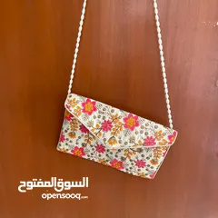  1 bag with embroidery