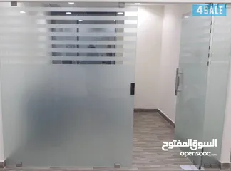  13 فني زجاج سكوريت  تفصيل ابواب  تبديل مكائن الابواب وواجهات المحلات