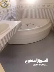  15 شقة مميزة للبيع في عبدون الشمالي  - قرب السفارة الهولندية طابق ثاني 220م بسعر مغري