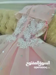  3 فستان جديد لم يستخدم الا مره واحده سعره 15ريال عماني