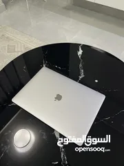  1 MacBook pro 2019 (intel i9 ,32 GB RAM) سعر خرافي