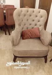  11 طقم كنب ضيوف فاخر و طاولة سفرة وطاولة وسط