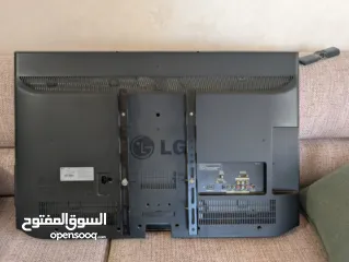  1 شاشة تلفزيون LG بحالة ممتازة مقاس 42