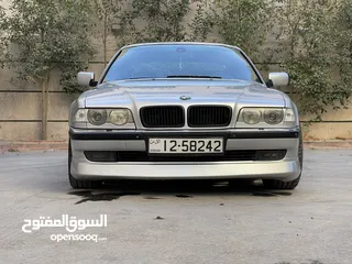  25 Bmw 740 model 2001