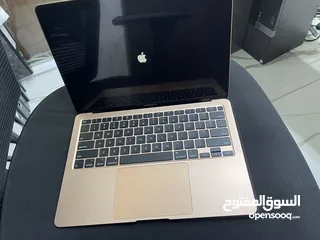  12 Mac book 2020 نسخه مميزه من امريكا *( جولد روز ) استخدام نظيف جداً جدا ومعه حمايه شاشه وحمايه خارجيه