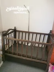  1 تخت بيبي زان 100٪ للبيع