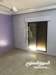  8 شقة مميزة 250م طابق ثاني مطله في أجمل مناطق الجاردنز / ref 786