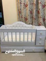  1 سرير اطفال  غير مستخدم