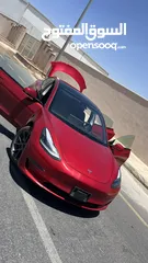  20 تسلا موديل 3 لونج رينج دويل موتور بحالة ممتازة جداً فحص اوتوسكورB+