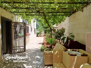  1 شقة مفروشة للايجار طابق ارضي فاخره قرب مطعم ورد