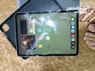  2 ايباد برو 2018 بي كسر خفيف بلشاشه