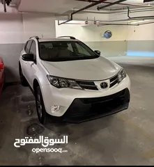  1 Toyota Rav 4 model 2015