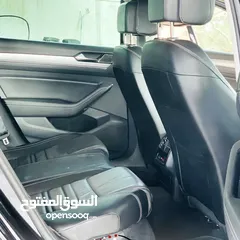  6 باسات R line بحالة الوكالة