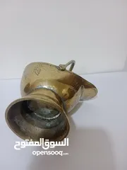  26 وعاء تقليدي مصنوع يدويا يستخدم لحمل الفحم أو الحطب مزخرف برسومات أنتيك قديم جدا لون ذهبي