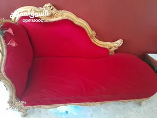  1 كنبه للبيع خشب لاتيه ملوكيه