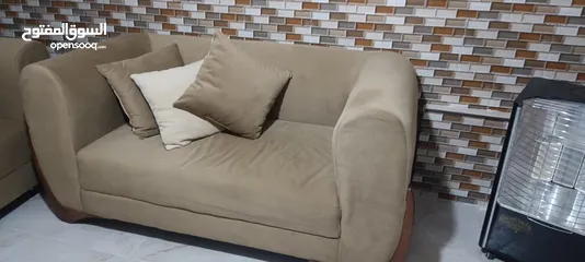  1 كوانر للبيع  الخشب سويد  الأرجل  زان  إسفنج دانلوب   جديد غير مستعمل ابداا