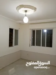  9 شقه صغيره في ايدون مقابل بلدية ايدون قرب المستشفى العسكري