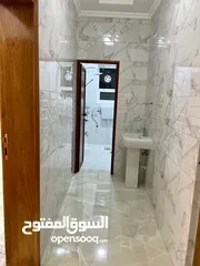  14 عماره ملكيه للبيع في صنعاء