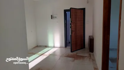  5 شقة للإيجار طابق ثالث