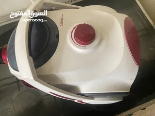  1 مكنسة كهربائية للبيع 2200 W