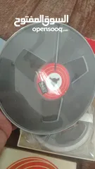  2 بكرات قديمه تعمل على مسجلات خاصه لا اعلام محتوهم فيه عربي