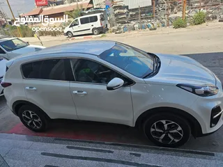  2 جيب سبورتاج 1600 بنزين  جيب جديد وكاله  ماشي 35 الف كيلو  عداد اصلي  فل اضافات من عدا فتحه