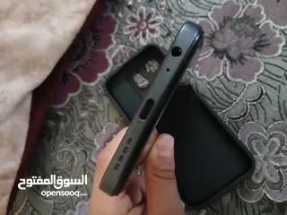  4 جهاز هاتف infinx HOT 50iمستعمل حاله جيده جدا  فقط كسر شعري في الشاشه