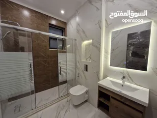  5 شقة فارهة حديثة ، طابق اول مميزة للبيع في ضاحية الامير راشد ، بمساحة بناء 210 م ، وبتشطيبات راقية .