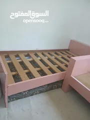  5 2 تخت بلون الزهري بحاله جيده جدا