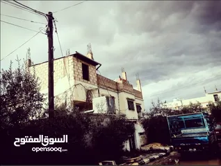 1 منزل #للبيع في منطقة #الزرقاء /السخنة/الحي الشمالي المنزل مكون من طابقين  مساحة البناء 125 متر