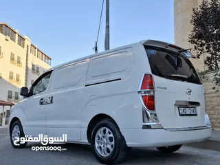  3 باص فان هيونداي H1 ( بنزين ) موديل 2011 وارد الشركة بحالة الوكالة
