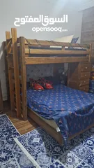  1 تخت طابقين خشب صولد امريكي مع فرشه مفرد ونص + كنبه ثلالثيه ريش + طاولتين جانبيتين حفر