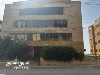  2 Luxury apartment three bedroom All en-suite have heating and cooling central AC,Electric abajour.