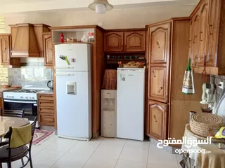  3 230 Meter Apartmant in Thuhair - شقة 230 متر منطقة هادئة في الظهير