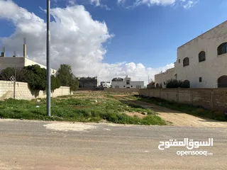  1 قطعة ارض للبيع في عمان القرية البيضاء