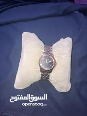  5 ساعه "GUCCI "نسائيه