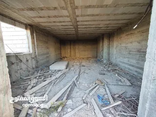  16 قطعه أرض عليها فيلا عظم للبيع في سطح مرحبا