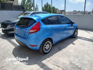  2 فورد فيستا 2012 بحالة ممتازة للبيع