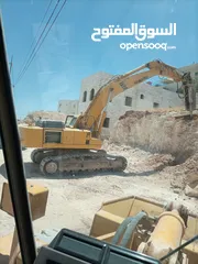  26 بلدوزر D8L +لودر 470 +حفارة 450 +حفارة 300 للإيجار