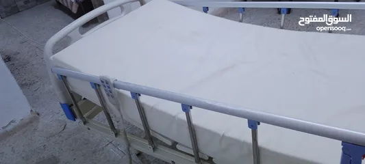  9 سرير طبي كهربائي مستعمل شبه جديد وكاله