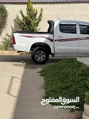 12 تويوتا هايلوكس 2006 للبيع