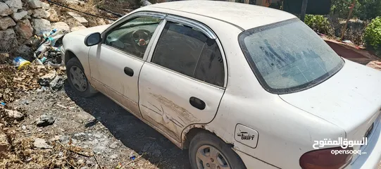  4 سيارة هونداي اكسنت للبيع ليس يوجد فتح تلقائي للابواب الشرا يبشر أن شاء الله