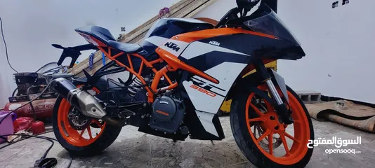  2 داجة نارية نوعKTM RC390