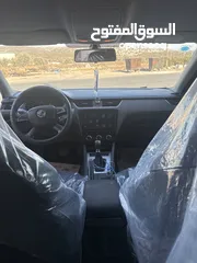  9 سكودا اكتافيا 2000اتوماتيك