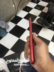  5 تلفون xr مغير شاشه اصليه جدا منيحه و مغير بطاريه اطليه جدا مكسور من ورا بس مش مثر تلفون سعرو