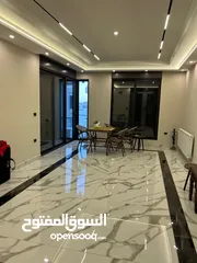  14 عرض فاخر - لم تسكن - طريق المطار - بتشطيبات خاصة - ترس بإطلالــــه بانوراما