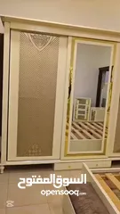  19 غرفة نوم للبيع بحالة الوكالة   استعمال خفيف لا يذكر  خشب  لاتية (18) تصميم أنيق وعصري