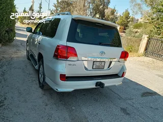  11 للبيع تويوتا لاندكروزر موديل 2008 محول كامل 2018  كامل متور V8بسعر مغري 24000