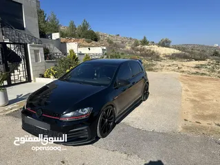  3 Golf gti MK7 يد أولى  عداد اصلي  لا يوجد فيها ضربات